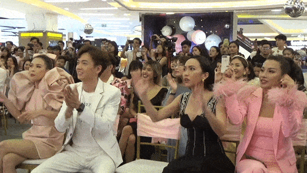 52 sắc thái lầy lội của Diệu Nhi khi cổ vũ Jun Phạm biểu diễn-2