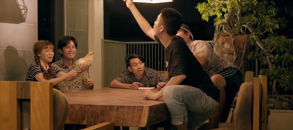 Đúng như dự đoán, K-ICM và mẹ nuôi bị đá xoáy cực thâm trong MV mới của Thái Vũ (FAP TV)-2