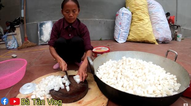 Bà Tân Vlog làm kim chi củ cải siêu ngon nhưng lại mời khách đến nhà ăn theo cách lạ-2