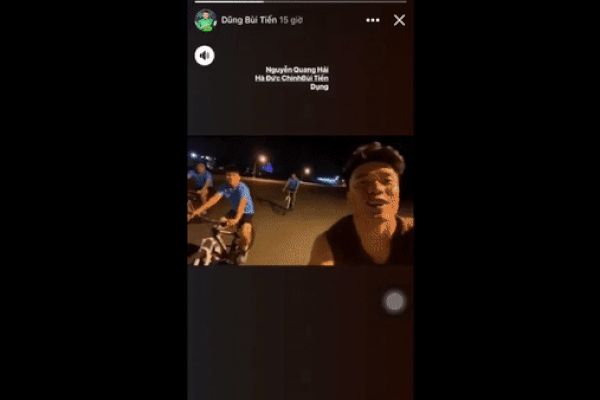 Bị xe của UAE cản đường, thầy Park nóng mắt phản ứng căng vì không muốn phải chờ đợi dù chỉ 1 phút-4