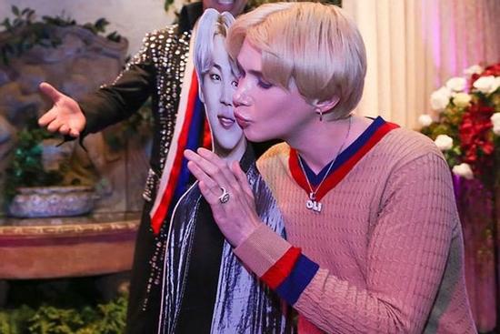 Fan nam chi 3,5 tỷ phẫu thuật giống Jimin (BTS) thông báo đã tổ chức đám cưới với thần tượng