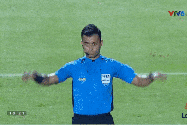 Khó tin trước profile trọng tài Muhammad Taqi, người từng là hung thần của fans Việt-2