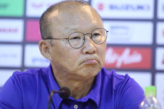 Thầy Park tiết lộ lý do Bùi Tiến Dũng thoát ghế dự bị sau màn lăn xả quên mình trận gặp UAE-1