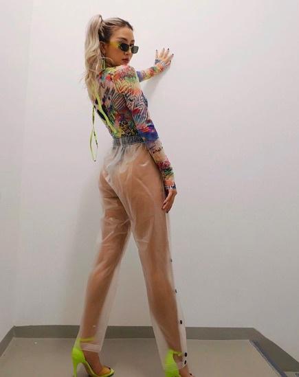 Quỳnh Anh Shyn gây tranh cãi vì diện đồ trong suốt-1