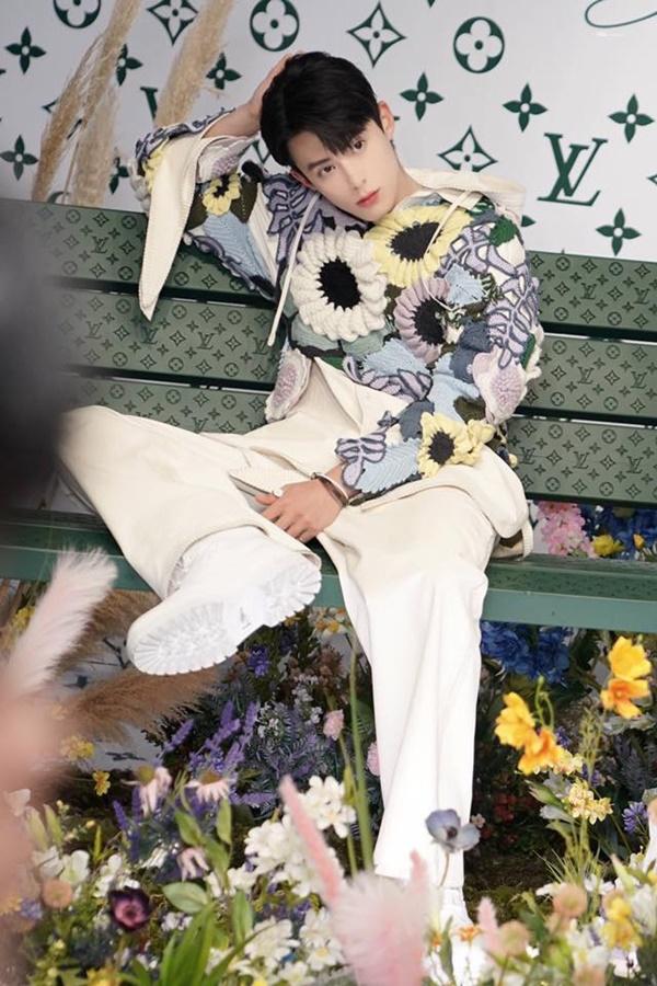 Ngô Diệc Phàm và dàn sao nam Hoa ngữ vẫn đẹp dù ăn mặc loè loẹt-9