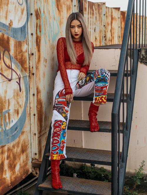 Quỳnh Anh Shyn diện quần nhựa xuyên thấu vòng ba-6