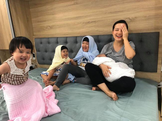 Không chỉ xinh đẹp kiếm tiền giỏi, 2 hotmom này còn dành cả thanh xuân để sinh con cho chồng gia thế-4