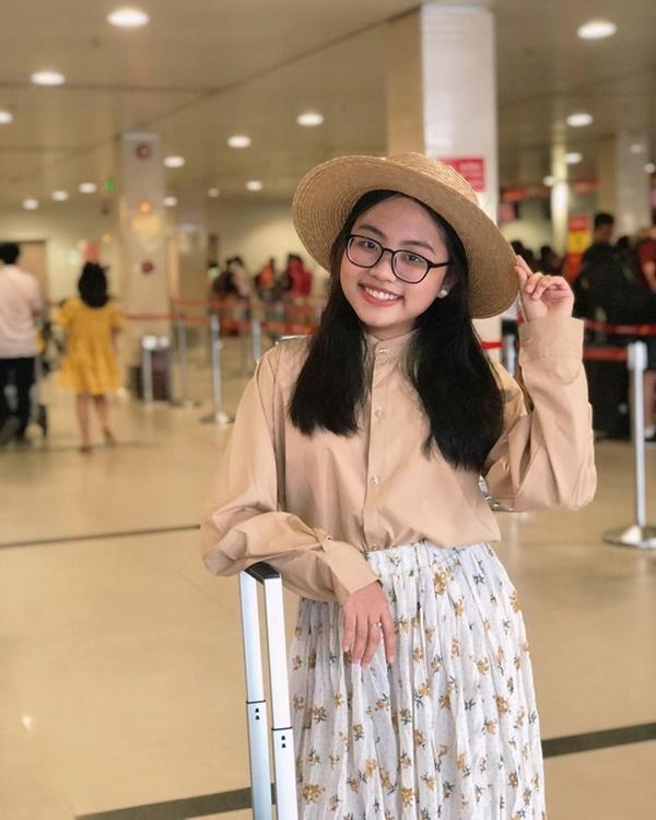 Không chỉ "lột xác" về thời trang, Phương Mỹ Chi còn thử sức với dòng nhạc trẻ. Cô từng cover những bản hit được khán giả yêu thích như Hongkong1, cover vũ đạo Kill This Love của Black Pink, hoàn toàn khác biệt hình ảnh khi hát dân ca.