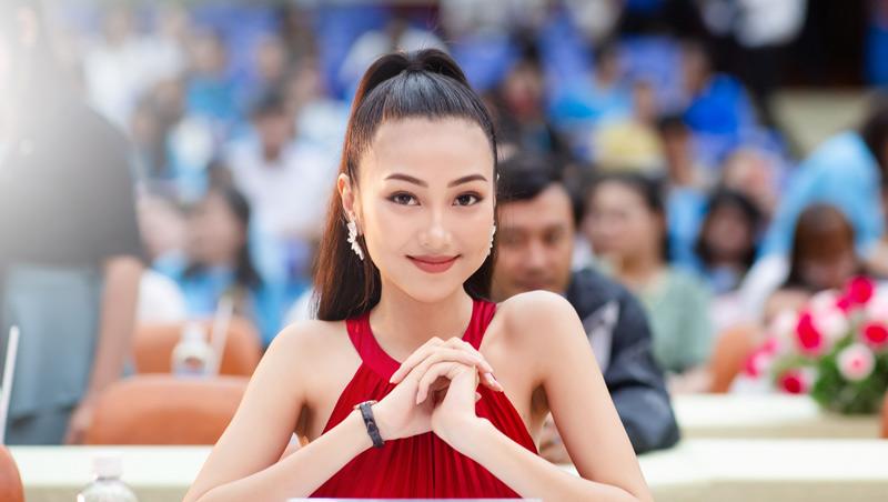 Mỹ nhân Áo dài Bùi Nữ Kiều Vỹ tái xuất rực rỡ sau thời gian dài ẩn tích-4