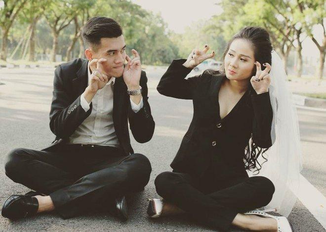 Bạn gái cũ của Tiến Linh vui vẻ livestream khoe khoảnh khắc lên xe hoa về nhà chồng-3