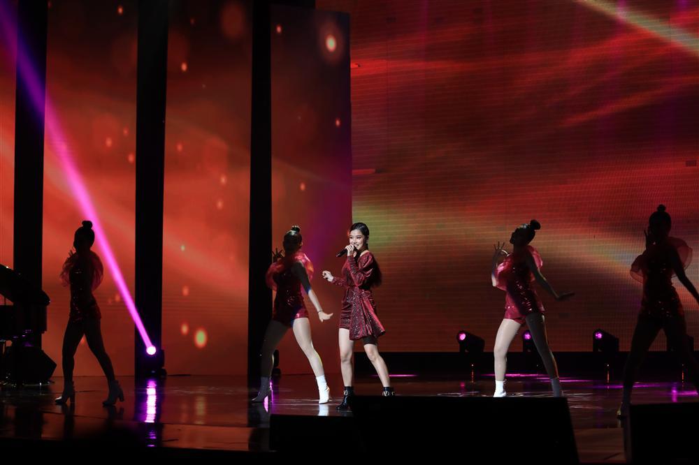 Hoàng Yến Chibi bắn tiếng Anh trôi chảy, được fanboy quốc tế cổ vũ cuồng nhiệt-2