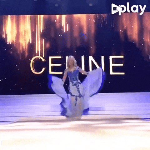 Tân Hoa hậu Bỉ 2020 té ngã trên sân khấu, văng luôn cả áo ngực-5