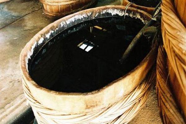 Dùng chất tẩy rửa công nghiệp làm nước mắm cực nguy hại cho người ăn-1