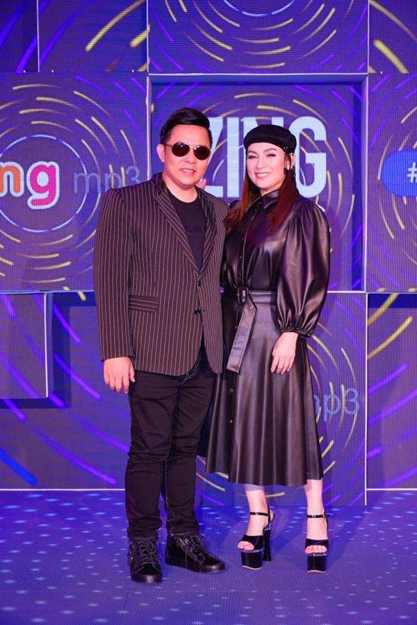 Không ngờ Phi Nhung cũng có lúc sành điệu, dát hàng hiệu chảnh cỡ này!-13