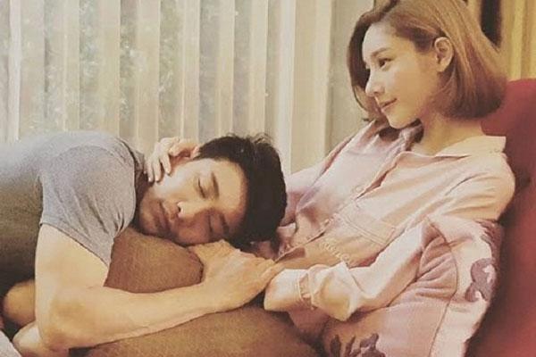 Vợ nhẹ nhàng đặt khách sạn cho chồng và bồ rồi tung chiêu khiến gã tiền mất tật mang-3