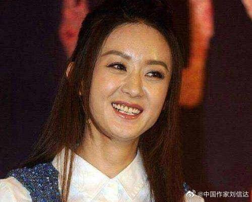 Nhà văn chuyên cà khịa Triệu Lệ Dĩnh: Dù cô ta thay đổi thế nào, vẫn nồng nặc mùi nhà quê-4