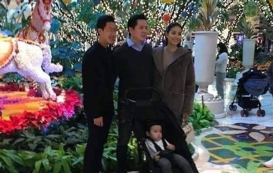 Lộ diện chồng sắp cưới của hoa hậu Phạm Hương, chính là đại gia được đồn đoán 2 năm qua?