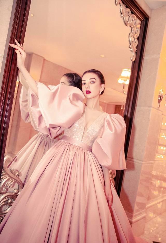 Bà xã Quách Phú Thành khoe mặt mộc, được khen đẹp không kém mỹ nhân showbiz-4