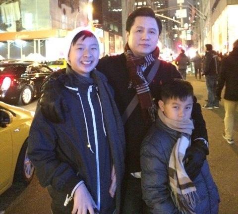 Người tình Hoa hậu Phạm Hương phong độ ngời ngời dù hơn mỹ nhân tới 19 tuổi-10