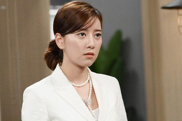 Bỏ vợ xấu và ác cưới bồ đẹp lại ngoan, 1 năm sau chồng lết từ cổng vào xin lỗi-3