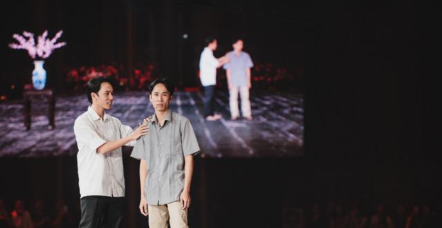 Đen Vâu dọa đấm 1977 Vlog sau cánh gà vì tội cà khịa, chế cháo hit Hai Triệu Năm-2