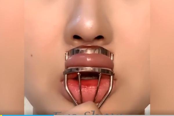 SAO MẶC ĐẸP: Chi Pu 2 lần chiếm spotlight thảm đỏ - Hương Giang chặt chém với đầm đuôi cá-13