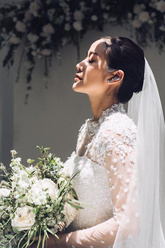 Đăng ảnh ngực trần cho con bú, MC Phí Linh làm ai cũng chú ý khuôn mặt mộc tươi tắn-4