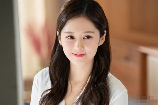 Jang Nara khẳng định đẳng cấp 'người đẹp không tuổi' với gương mặt như thiếu nữ