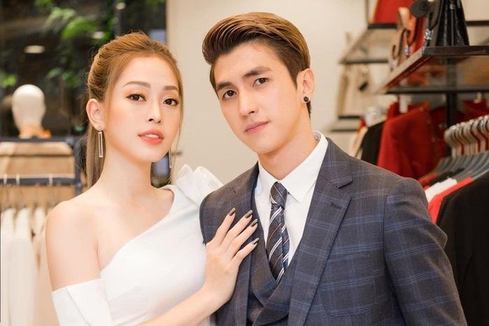 Hết hồn với dáng đứng của Bình An - Bùi Phương Nga trên phố khi mặc áo dài-8