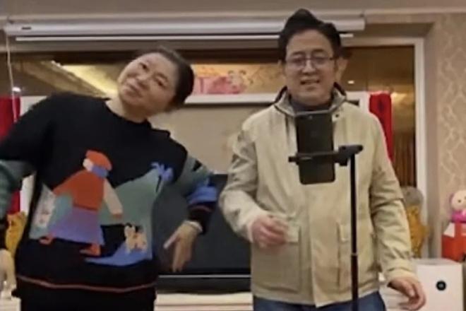 Mẹ sáng tác bài hát giục con trai tìm bạn gái, đưa về nhà dịp Tết-2