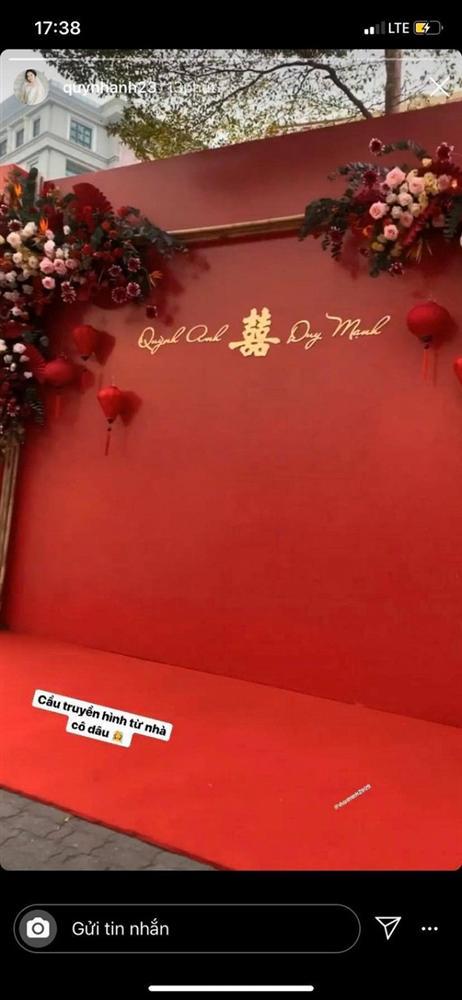 Không gian đám hỏi ở tư gia Đỗ Duy Mạnh trái ngược với tiệc mời hoành tráng tại nhà Quỳnh Anh-4