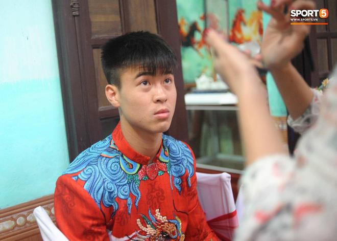 Chú rể Đỗ Duy Mạnh trang điểm sương sương, cô dâu Quỳnh Anh vấn đầu tổ chim trong lễ ăn hỏi-1