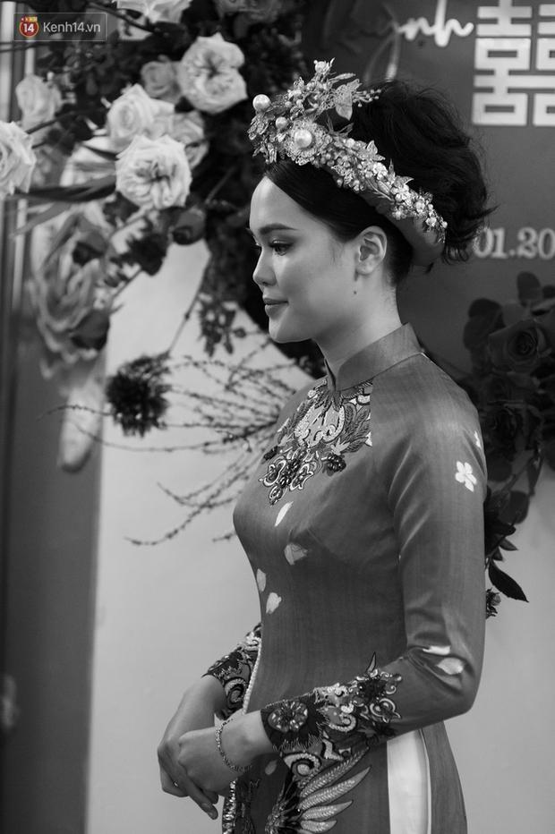 Chú rể Đỗ Duy Mạnh trang điểm sương sương, cô dâu Quỳnh Anh vấn đầu tổ chim trong lễ ăn hỏi-9