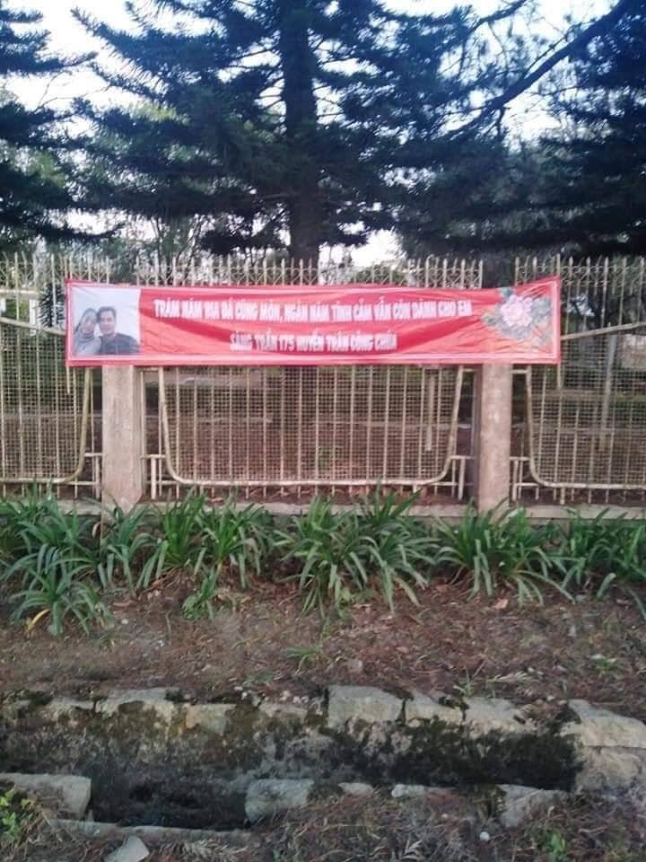 Bạn gái chia tay, thanh niên chơi lớn in mấy chục kg băng rôn có ảnh 2 đứa dán khắp thành phố-6