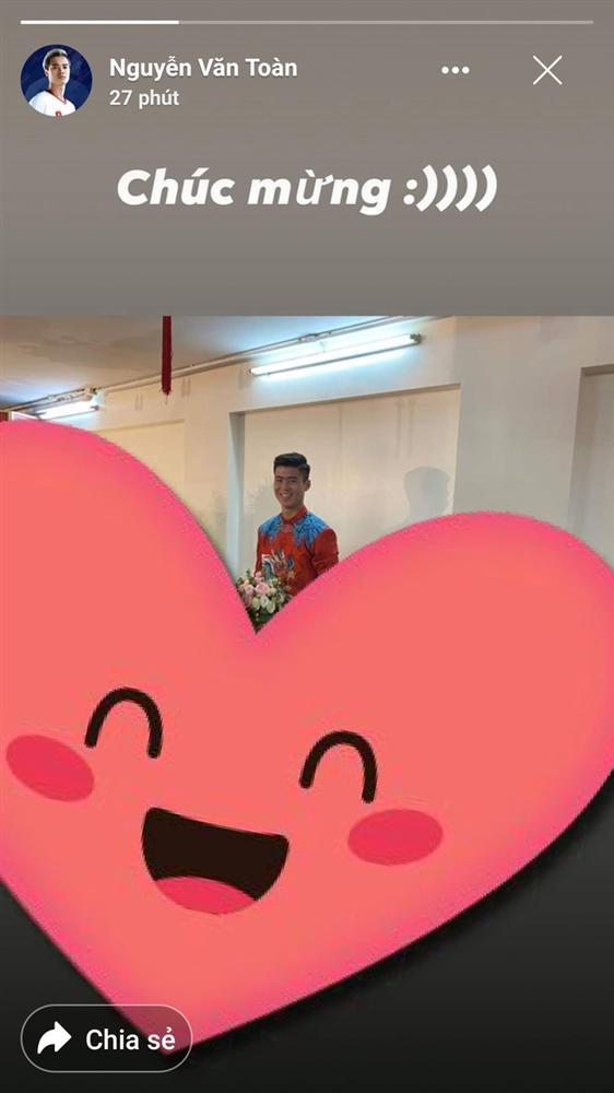 Văn Toàn gửi lời chúc, Hồng Duy muốn mừng cưới Duy Mạnh bằng mỹ phẩm-1