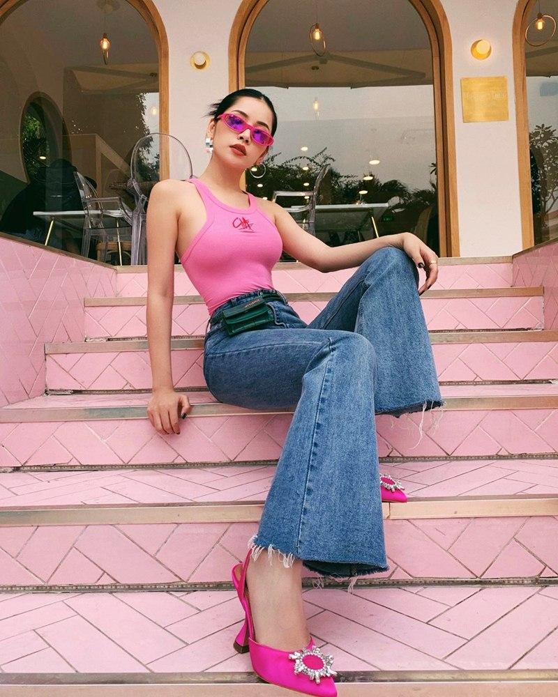 Hòa Minzy tự tin diện đầm bodycon ngắn cũn - Thúy Vi bắt nhịp xu hướng với váy tím pastel-3