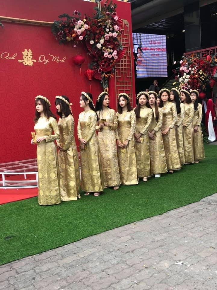 Dàn bê tráp đám hỏi Đỗ Duy Mạnh và ái nữ đại gia bị soi trang phục lôm côm-2