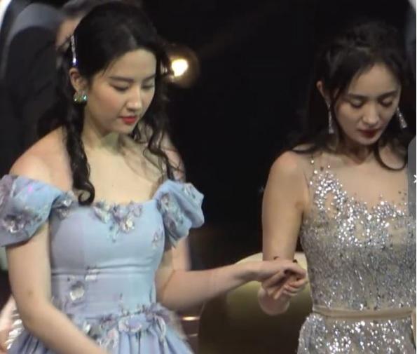 Quá khứ kém một bậc, nhưng nhan sắc Dương Mịch giờ đây bỏ xa Lưu Diệc Phi rồi!-8