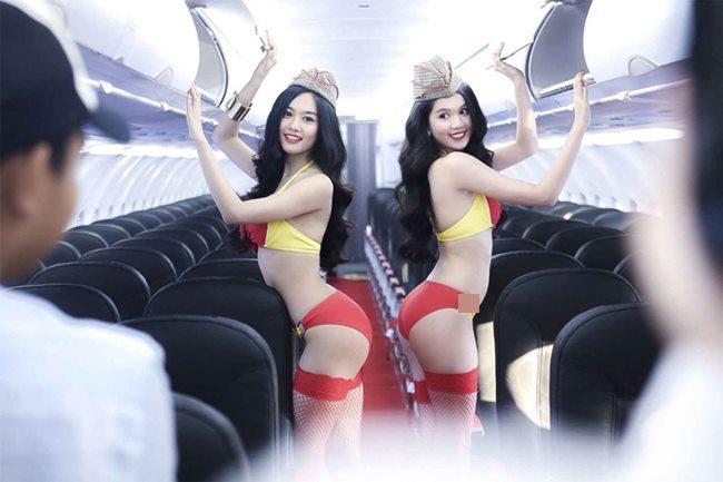 Người đẹp mặc bikini đi bay: Độc chiêu hút khách của các hãng hàng không-9