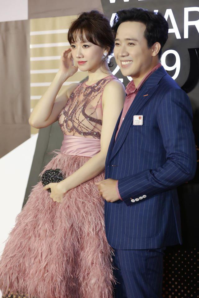 Hari Won mất điểm vì vài lần mặc lót đệm ngực dày cộm, gồ ghề-2