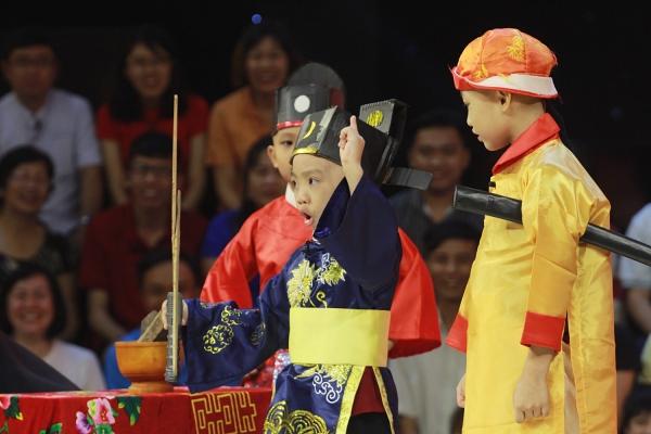 Team 5 chú tiểu diễn liên tiếp 15 vòng, lập kỉ lục hoành tráng tại gala Thách Thức Danh Hài-6