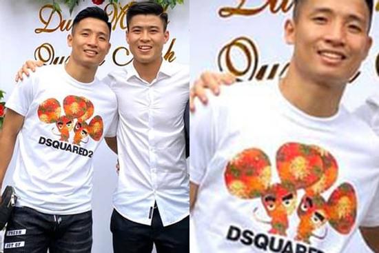 Tới muộn đám hỏi Duy Mạnh, 'ông bố bỉm sữa' Bùi Tiến Dũng vẫn chiếm sóng với chiếc áo in hình đặc biệt