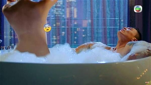 Top 10 cảnh nóng xứ Trung gây tranh cãi: Phạm Băng Băng bị chê phản cảm-20