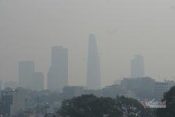 Sương mù ô nhiễm bao trùm Sài Gòn ngày cận Tết