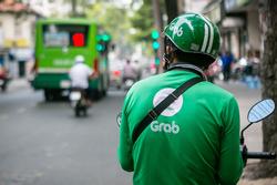 Nhận chuyển phát hơn 23 triệu đồng, tài xế GrabBike ôm tiền bỏ trốn