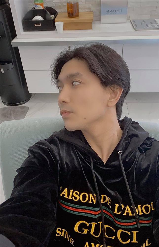 Xuất hiện với gương mặt lạ hoắc, ngay cả fan ruột cũng chẳng nhận ra ai là Tim? Tim là ai?-3