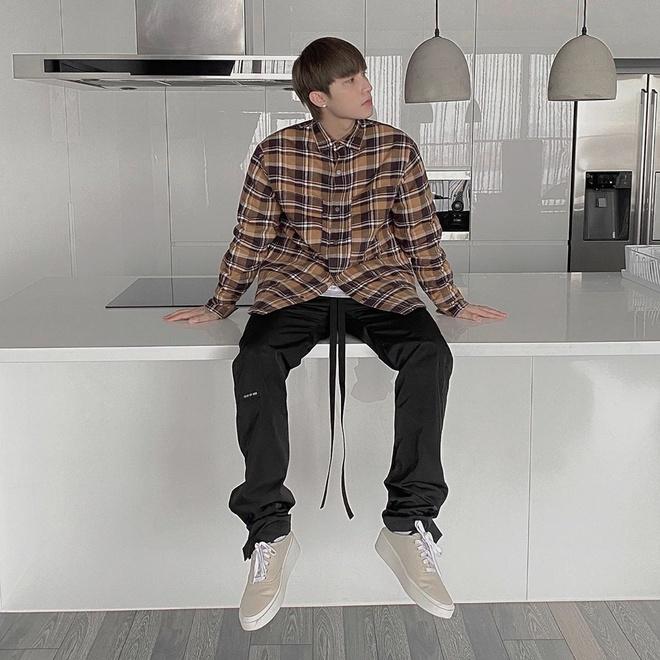 Cùng lên đồ đen - trắng nhưng Ngọc Trinh - Hồ Ngọc Hà mang hai phong cách đối lập-6