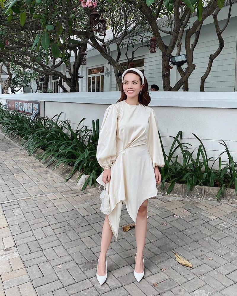 Cùng lên đồ đen - trắng nhưng Ngọc Trinh - Hồ Ngọc Hà mang hai phong cách đối lập-10