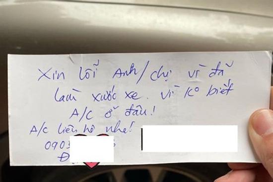 Làm xước ôtô, 'thủ phạm' để lại lời xin lỗi kèm số điện thoại