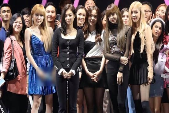 Mê mẩn BLACKPINK, Thiều Bảo Trâm tự photoshop ảnh để gần thần tượng